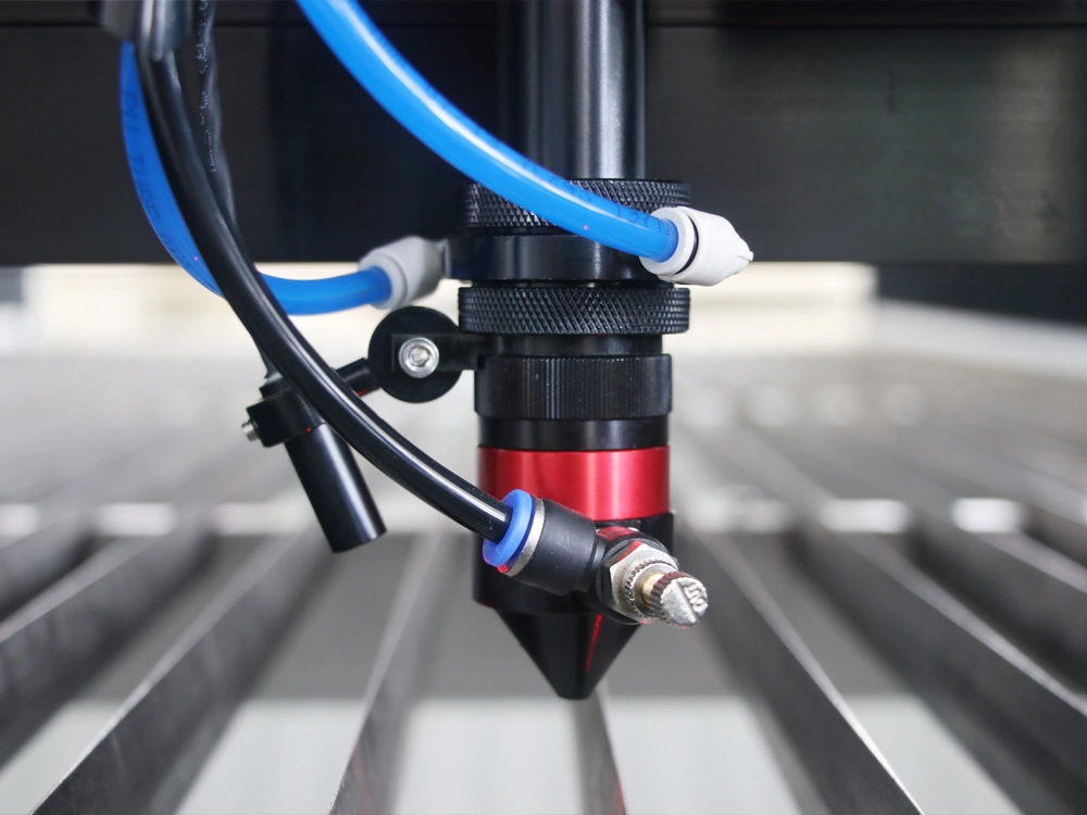 CO2 laser cutting head