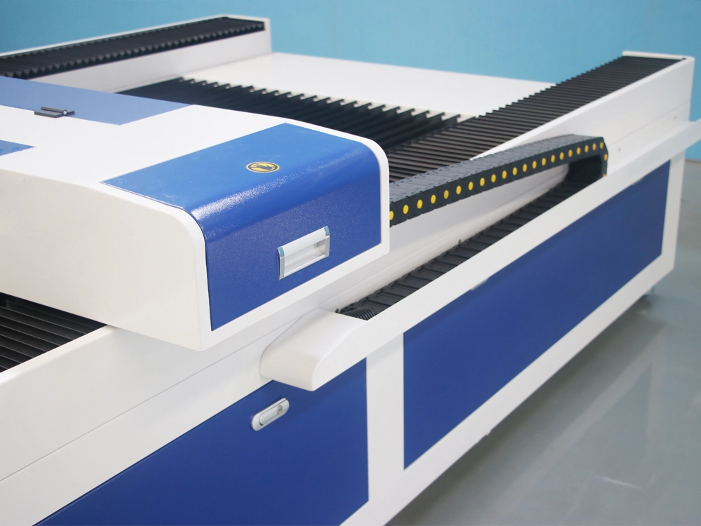 Dust protection cover and cable chain