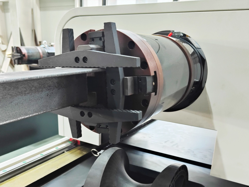 Industrial-Grade Professional Fiber Laser Tube Cutting Machine