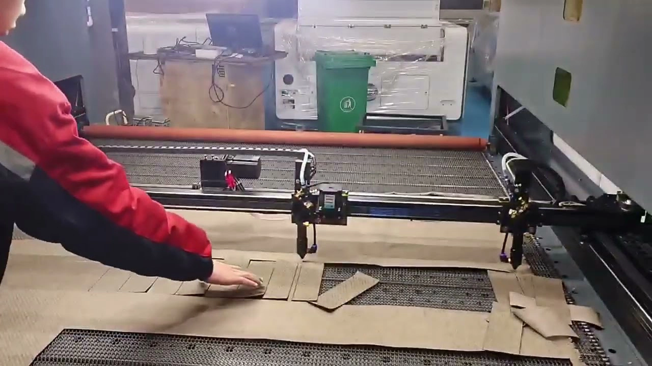 6x5ft CO2 Laser Fabric Cutter with Vision Positioning and Conveyor